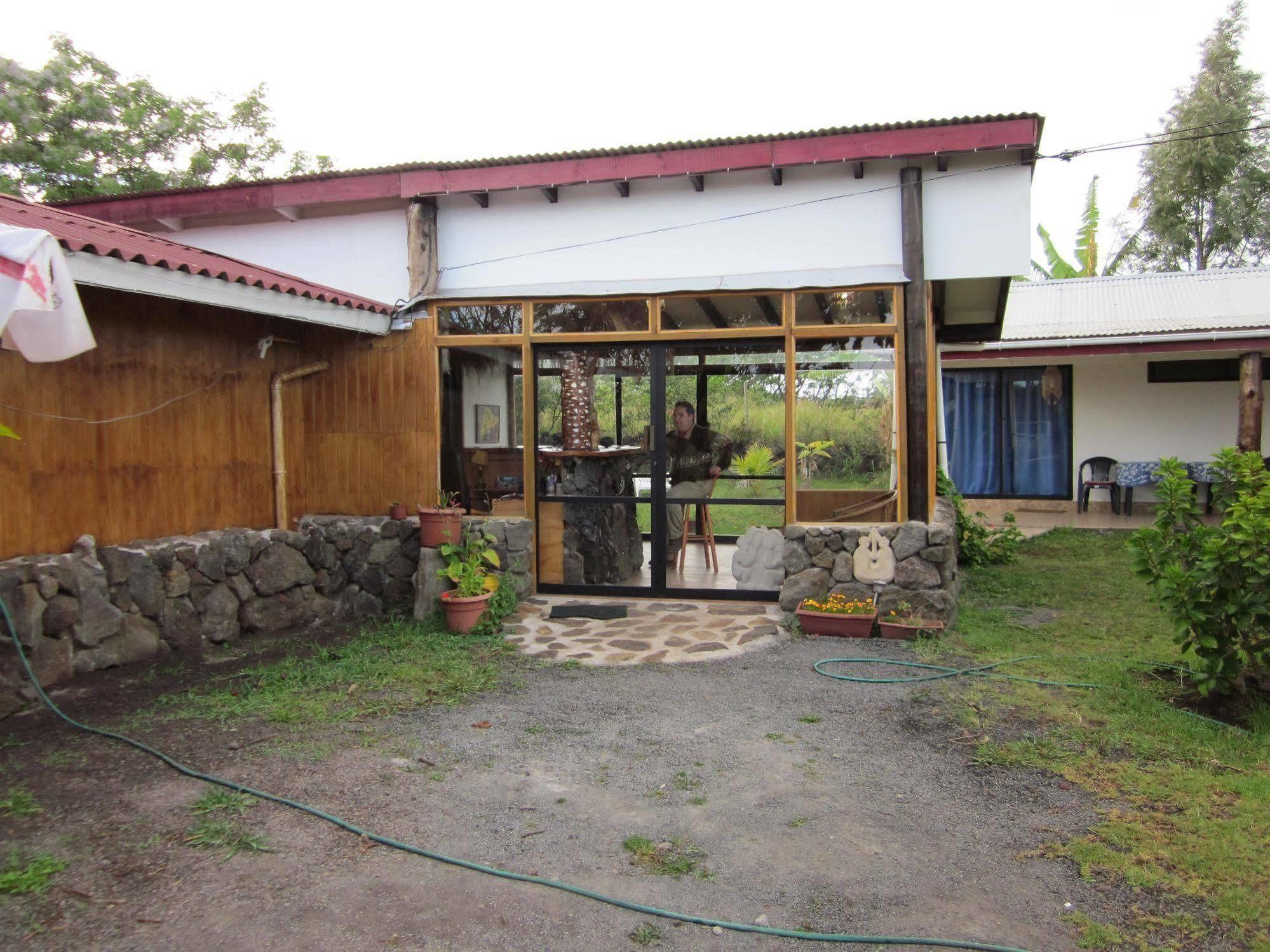 Hotel Atavai Ханга Роа Екстериор снимка