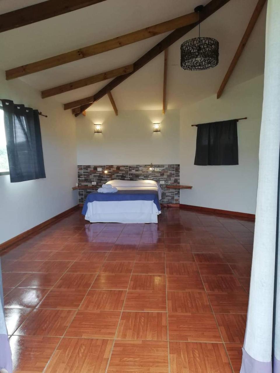 Hotel Atavai Ханга Роа Екстериор снимка
